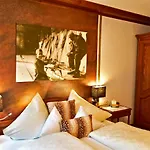 Hotel Jagdhaus Monzabon