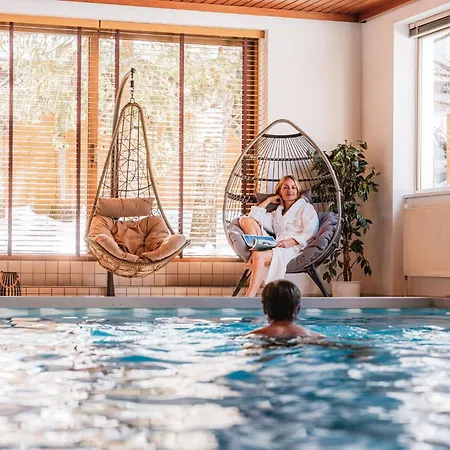 Hotel Jagdhaus Monzabon 4*