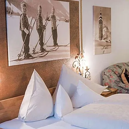 Jagdhaus Monzabon Szálloda 4*