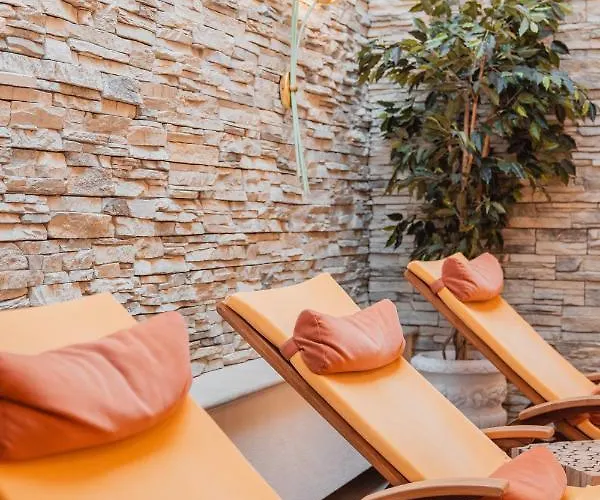 Jagdhaus Monzabon Hotel